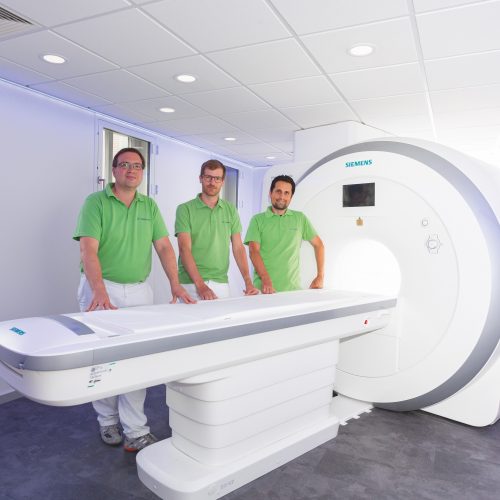 Ab Sofort für unsere Patientin im Einsatz: Unser neuer, hochmoderner Kernspintomograph (MRT) für den Standort Lange Straße in Offenburg